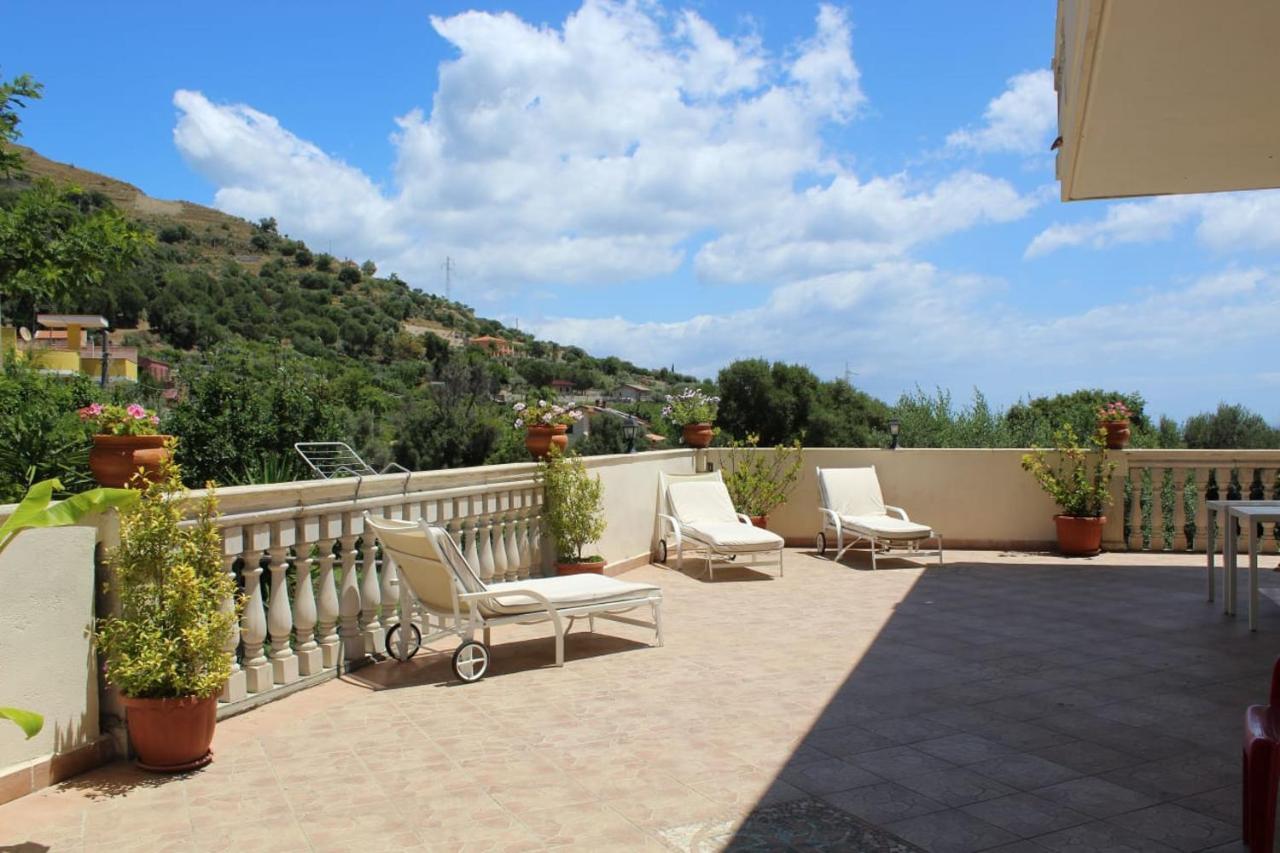 Il Belvedere vicino Taormina Savoca Esterno foto