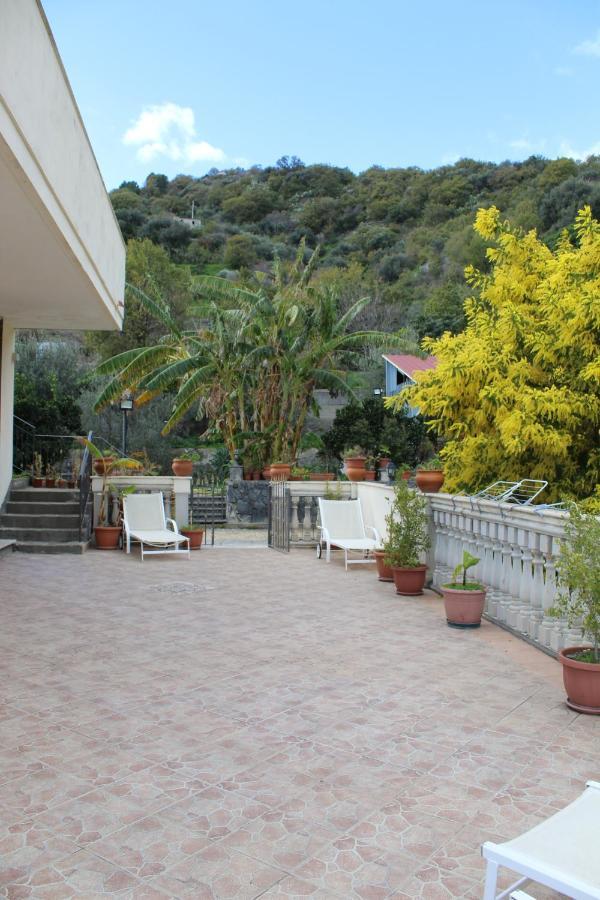 Il Belvedere vicino Taormina Savoca Esterno foto
