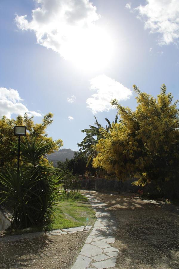 Il Belvedere vicino Taormina Savoca Esterno foto