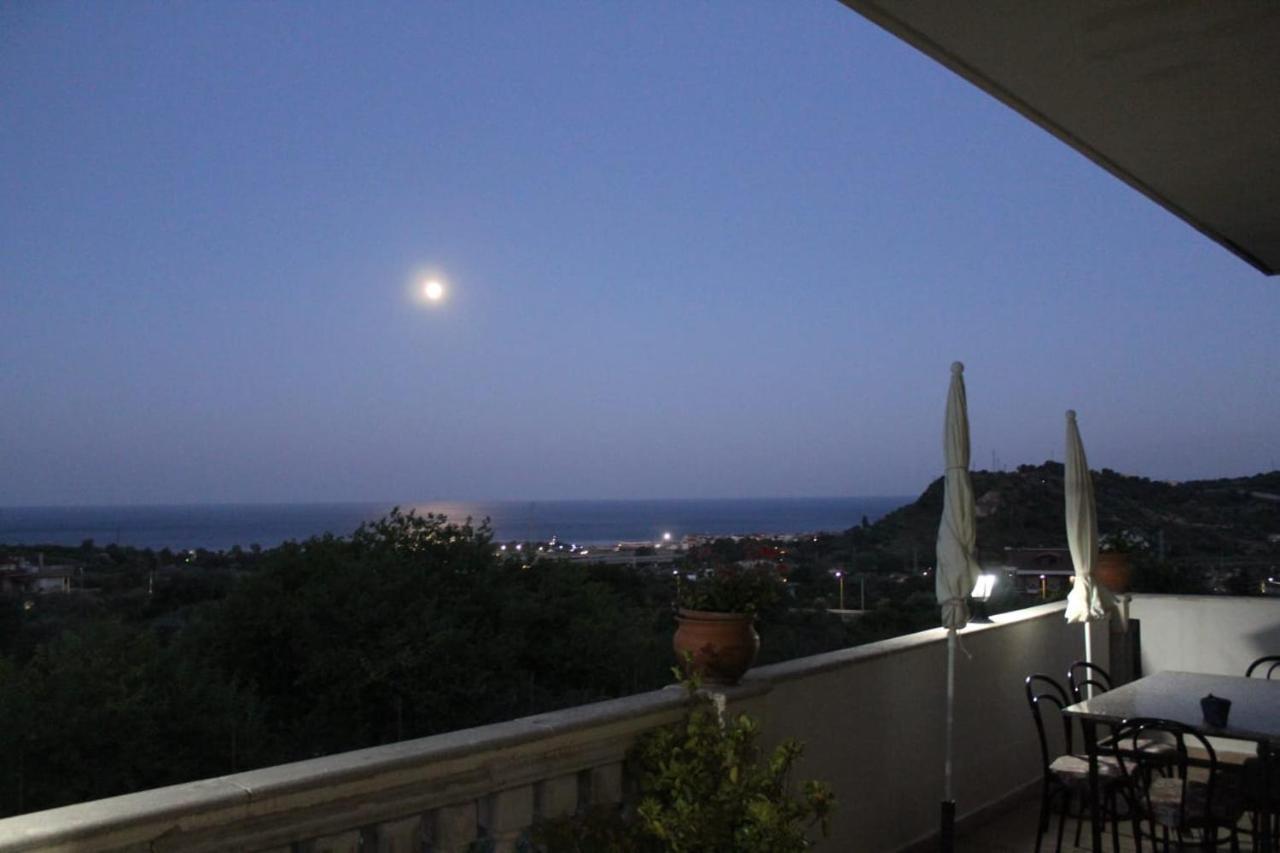 Il Belvedere vicino Taormina Savoca Esterno foto